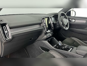 Used Volvo XC40 2022 for sale - 79217175: Photo