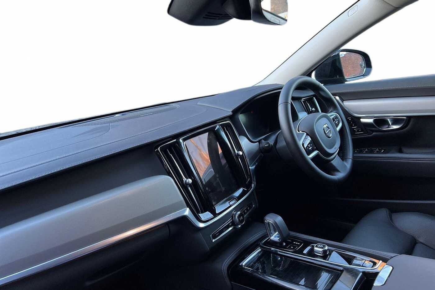 Used Volvo V90 2024 for sale - 76881678: Photo 2