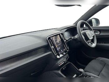 Used Volvo XC40 2023 for sale - 75796876: Photo