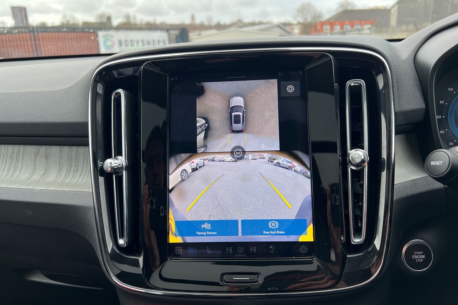 Used Volvo XC40 2025 for sale - 77606940: Photo 16