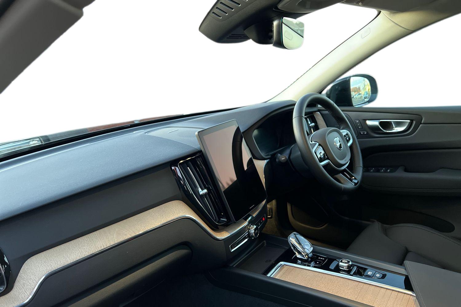 Used Volvo XC60 2025 for sale - 76479686: Photo 2