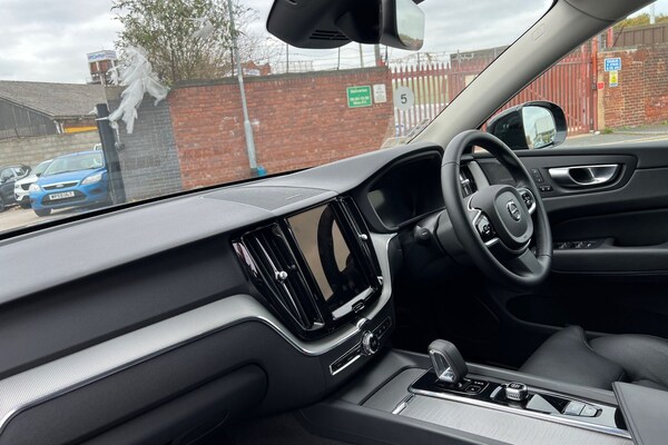 Used Volvo XC60 2024 for sale - 76289708: Photo 2
