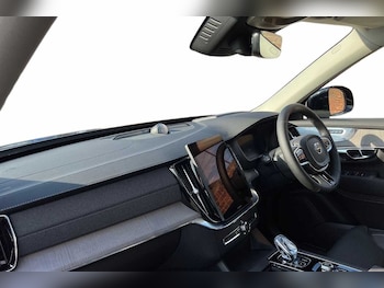 Used Volvo XC90 2025 for sale - 76393623: Photo