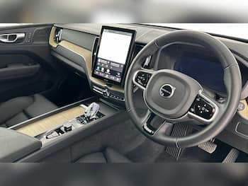 Used Volvo XC60 2025 for sale - 79673790: Photo