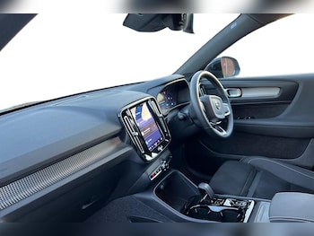 Used Volvo XC40 2025 for sale - 76614816: Photo