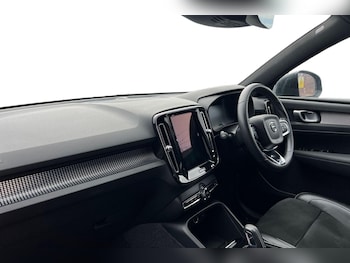 Used Volvo XC40 2021 for sale - 77934294: Photo