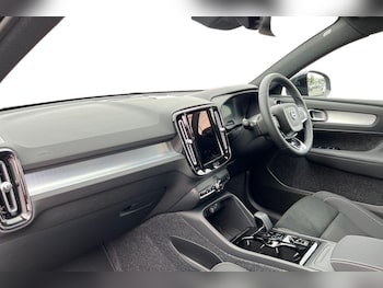 Used Volvo XC40 2026 for sale - 79418582: Photo