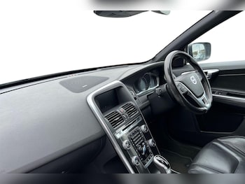 Used Volvo XC60 2017 for sale - 75946779: Photo