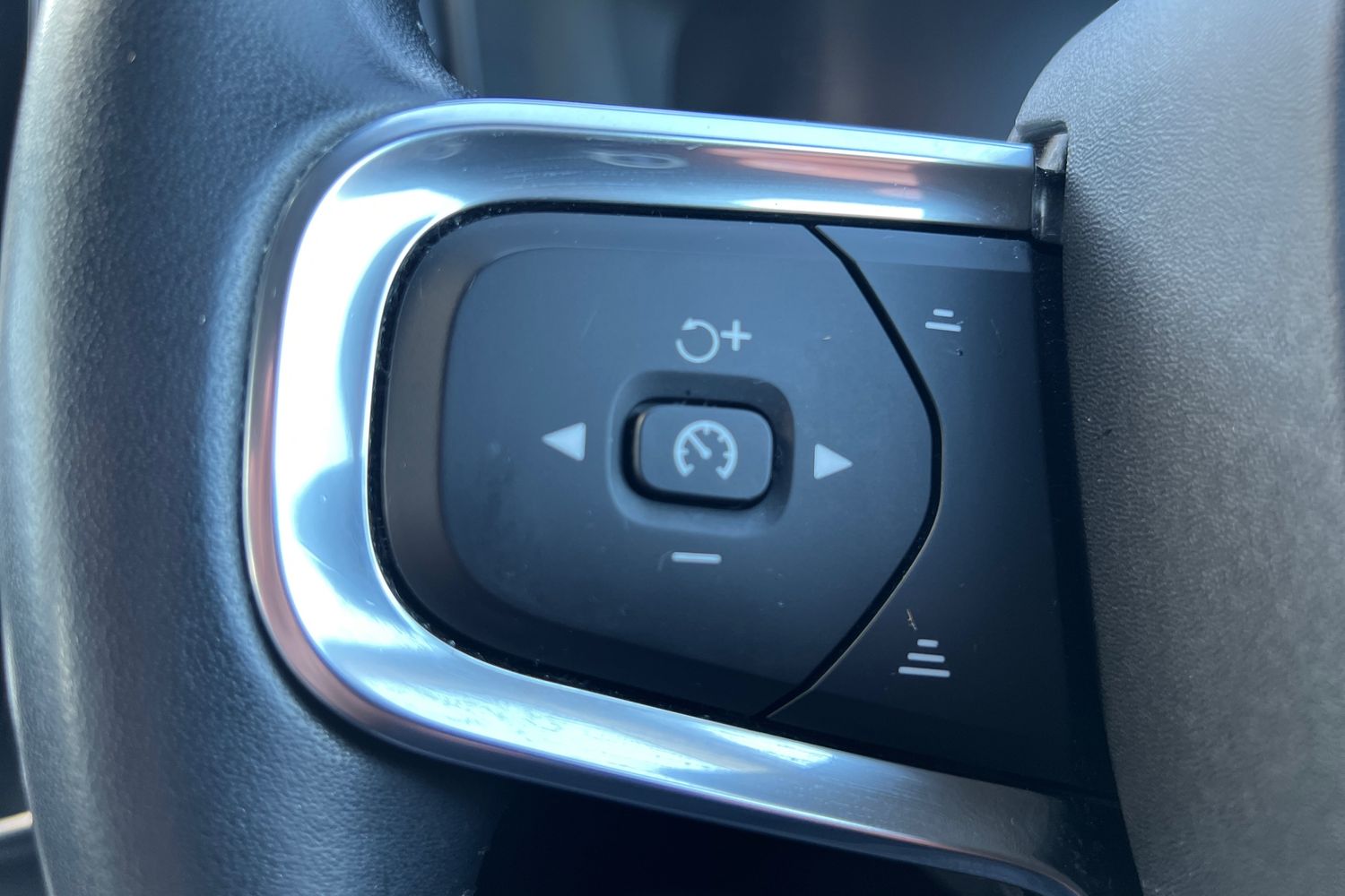 Used Volvo XC40 2020 for sale - 76933117: Photo 11