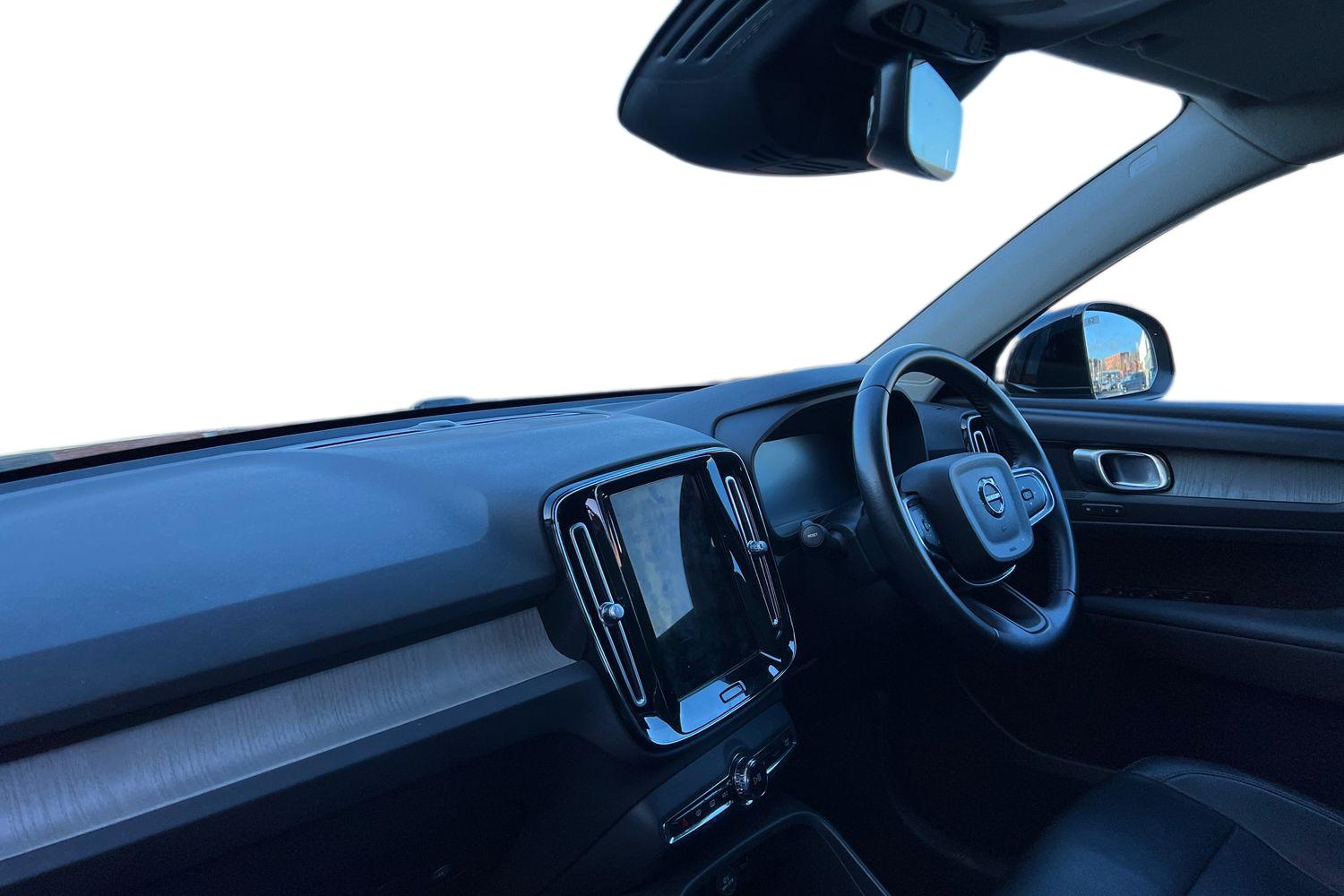 Used Volvo XC40 2020 for sale - 76933117: Photo 2