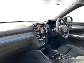 Used Volvo XC40 2025 for sale - 78512956: Photo