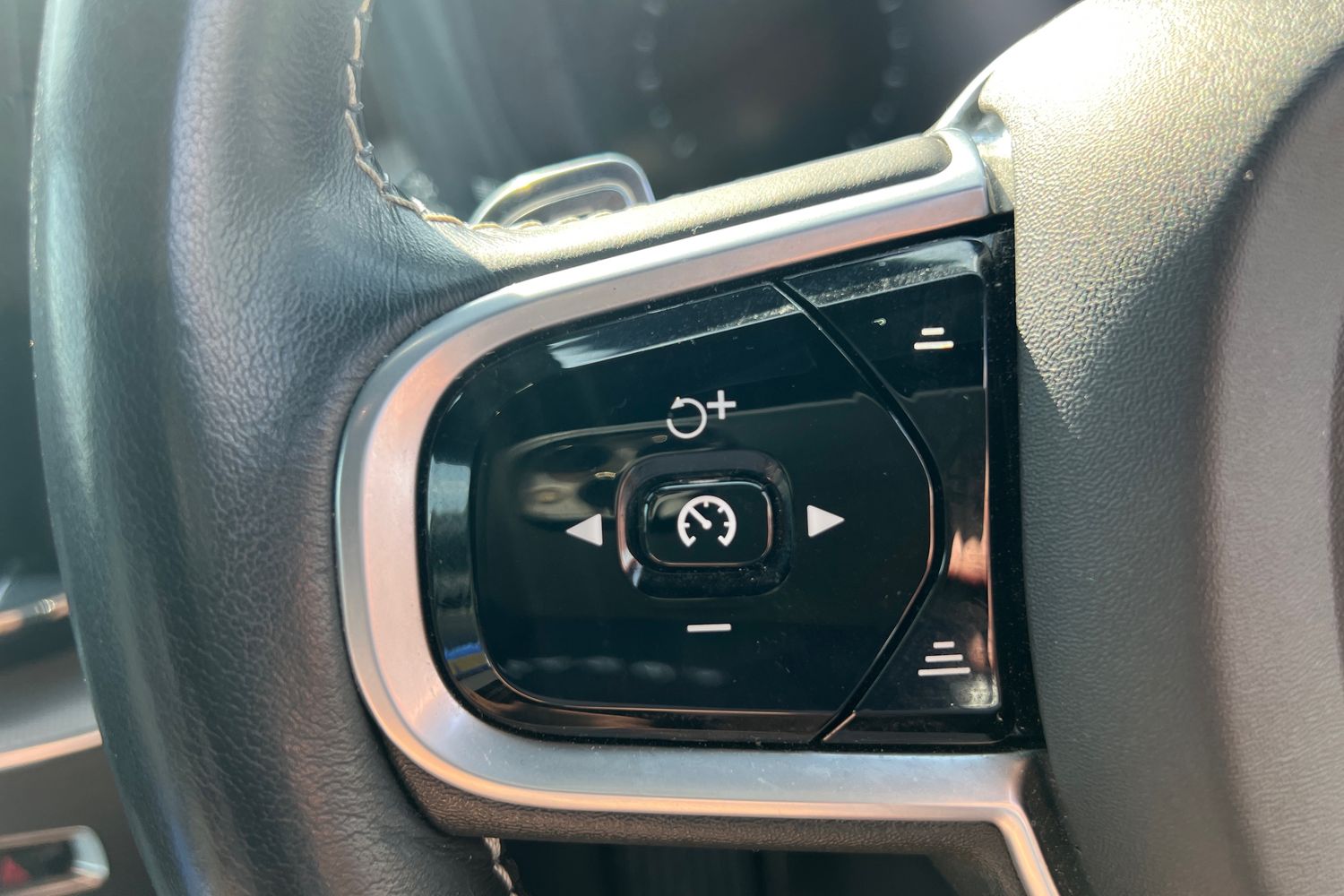 Used Volvo XC60 2019 for sale - 77965287: Photo 11