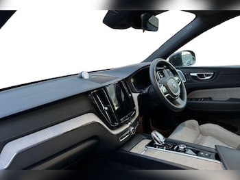 Used Volvo XC60 2022 for sale - 76652366: Photo