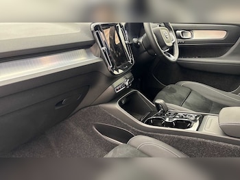 Used Volvo XC40 2025 for sale - 78670438: Photo