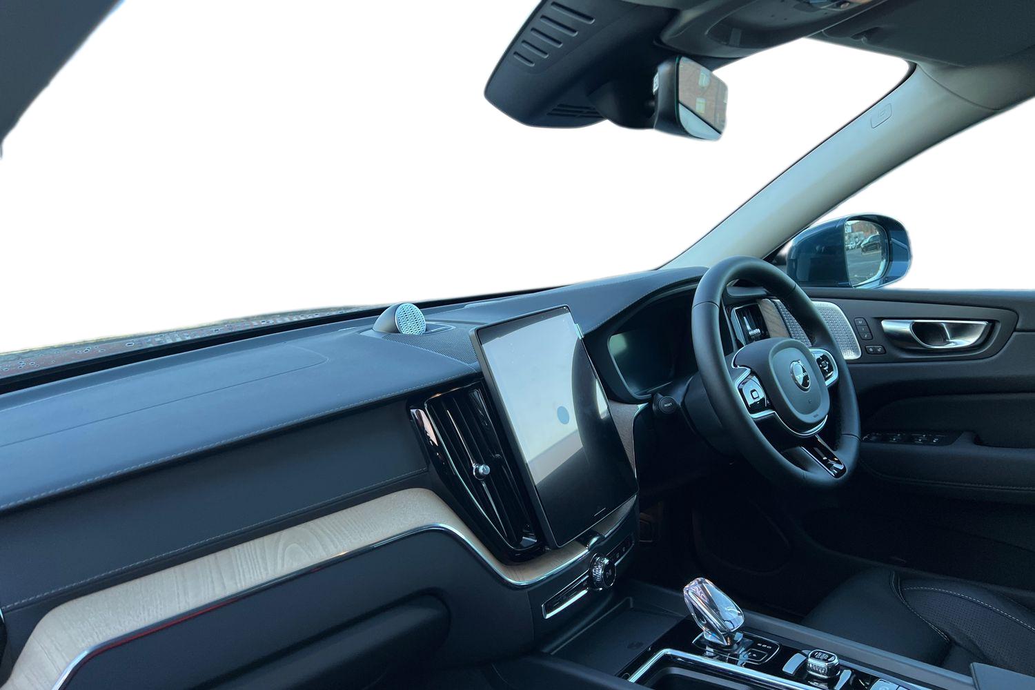 Used Volvo XC60 2025 for sale - 76738119: Photo 2