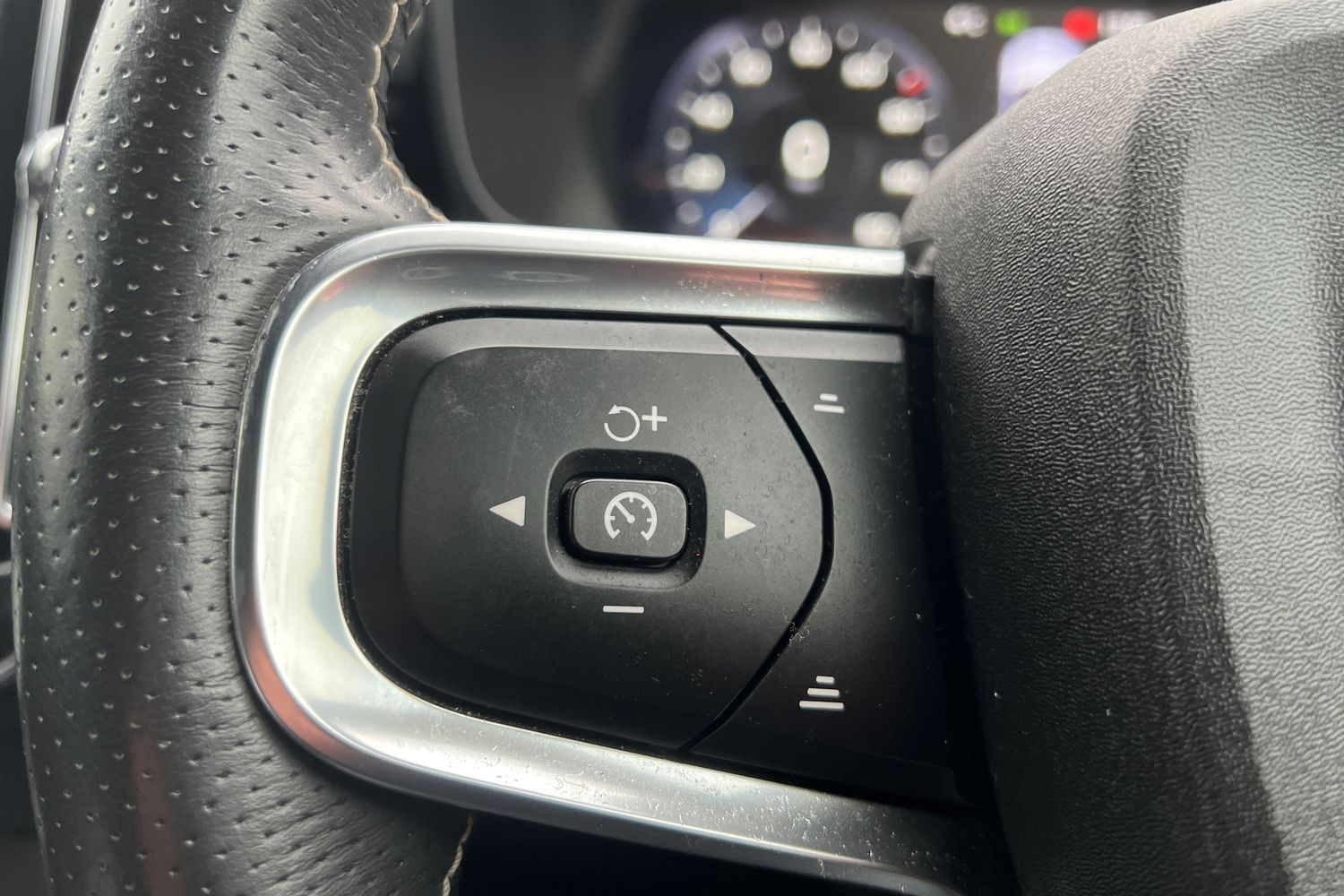 Used Volvo XC40 2021 for sale - 77653056: Photo 11