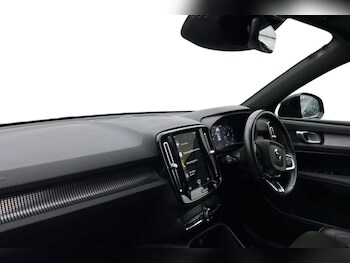 Used Volvo XC40 2021 for sale - 77653056: Photo