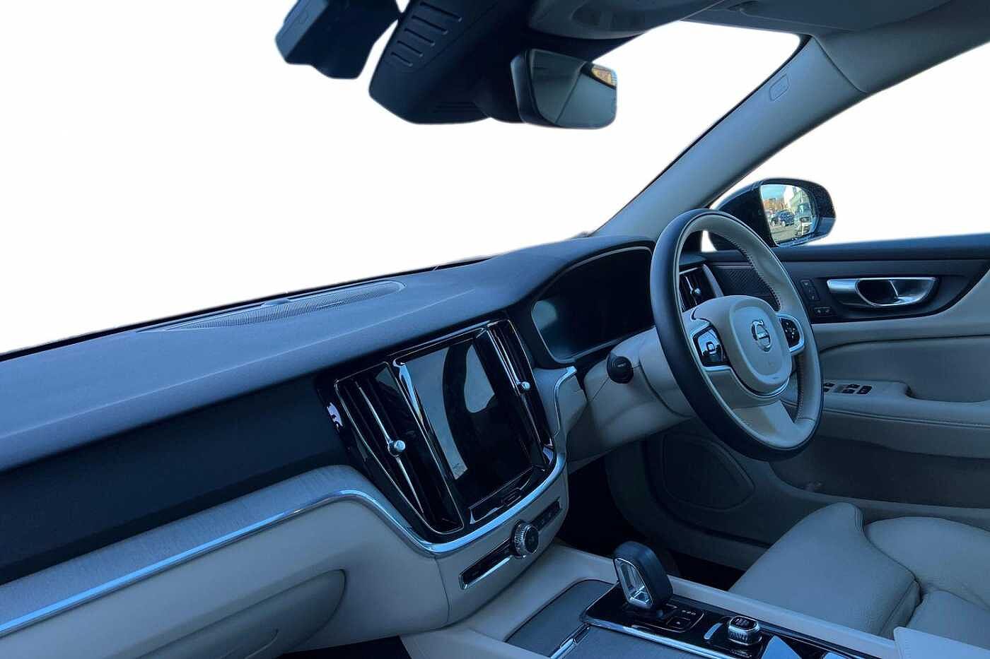 Used Volvo V60 2025 for sale - 77052669: Photo 2