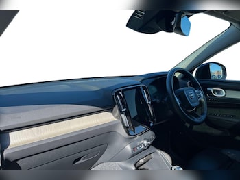 Used Volvo XC40 2024 for sale - 77745861: Photo