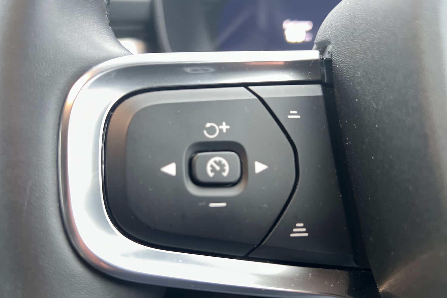 Used Volvo XC40 2025 for sale - 76221788: Photo 11