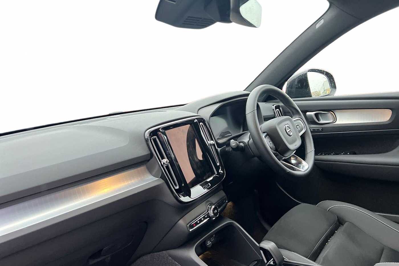 Used Volvo XC40 2025 for sale - 76221788: Photo 2