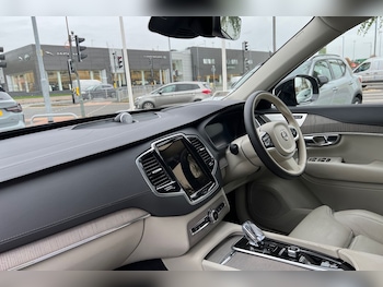 Used Volvo XC90 2024 for sale - 76302355: Photo