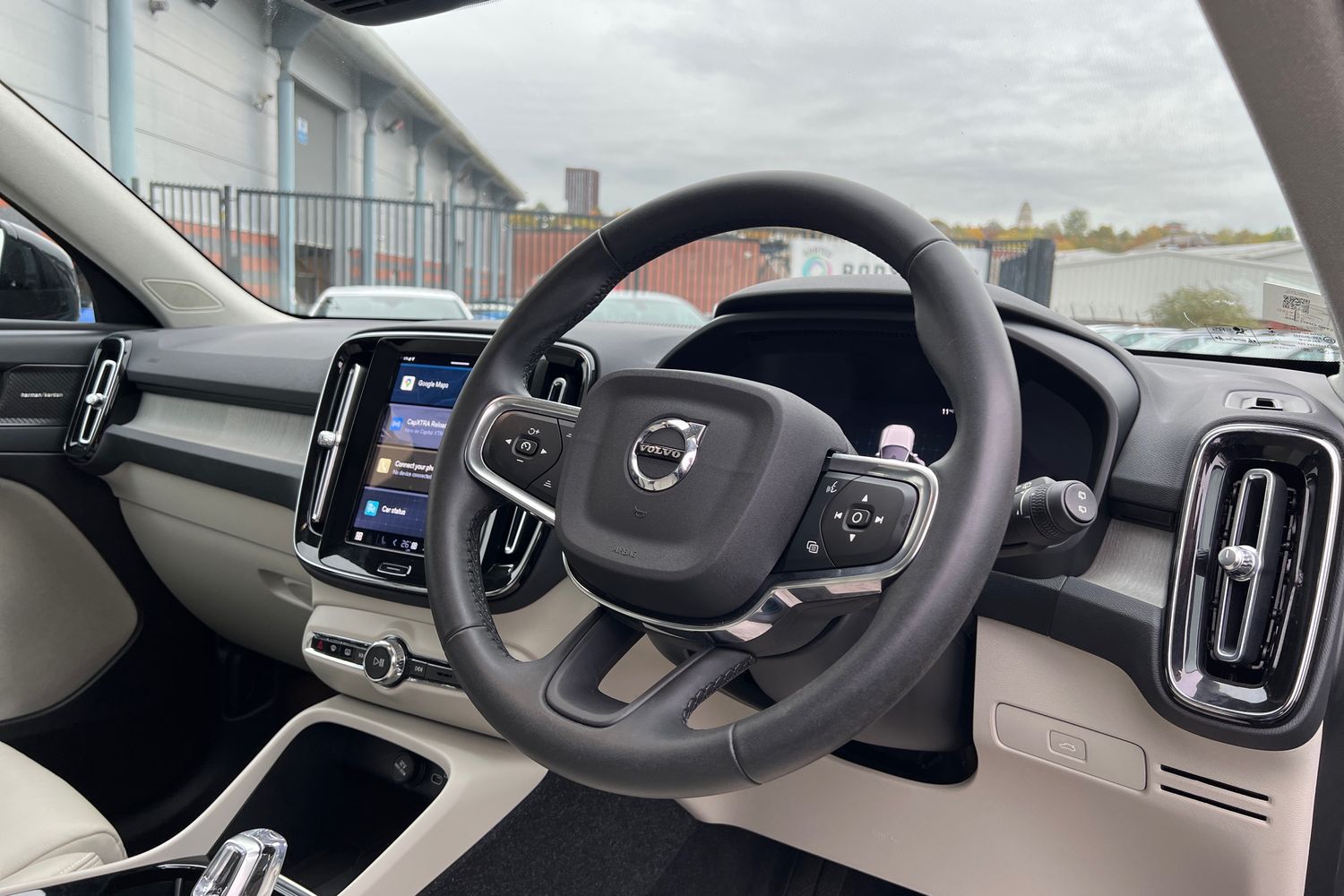 Used Volvo XC40 2022 for sale - 76302340: Photo 10