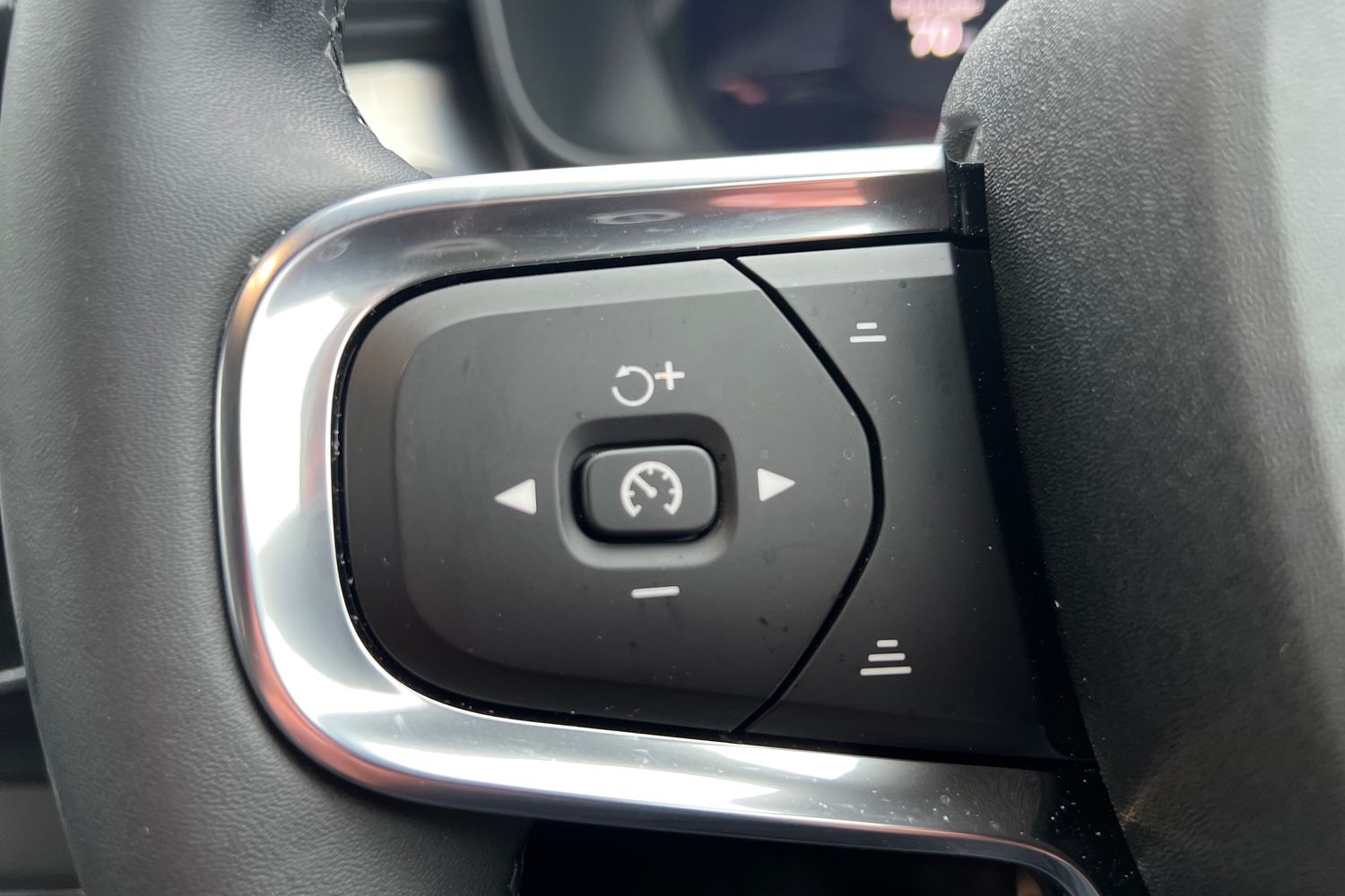 Used Volvo XC40 2025 for sale - 77235504: Photo 11