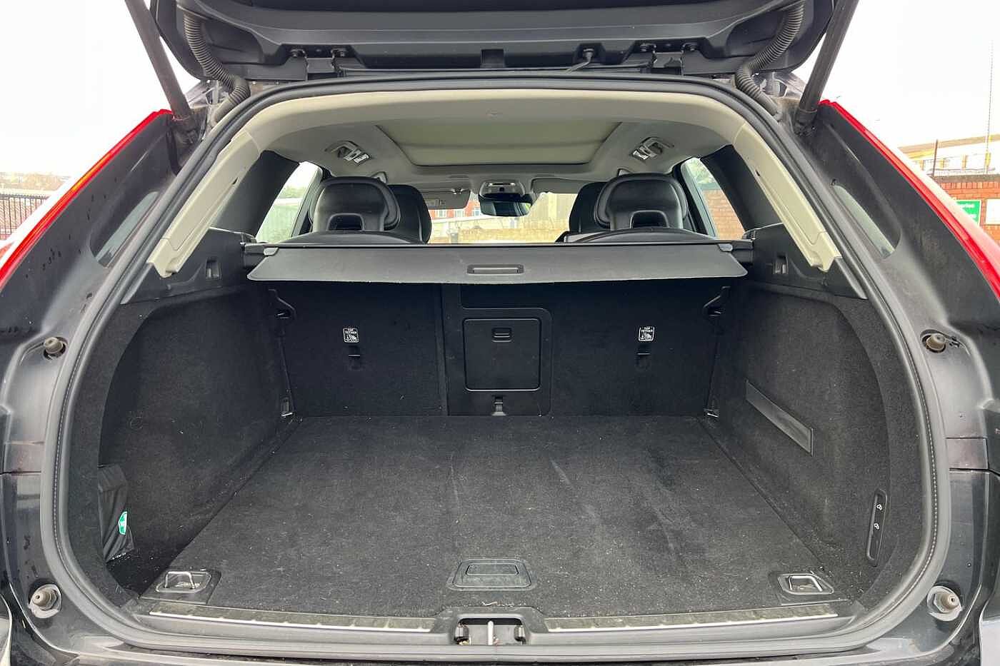 Used Volvo XC60 2018 for sale - 77160704: Photo 8