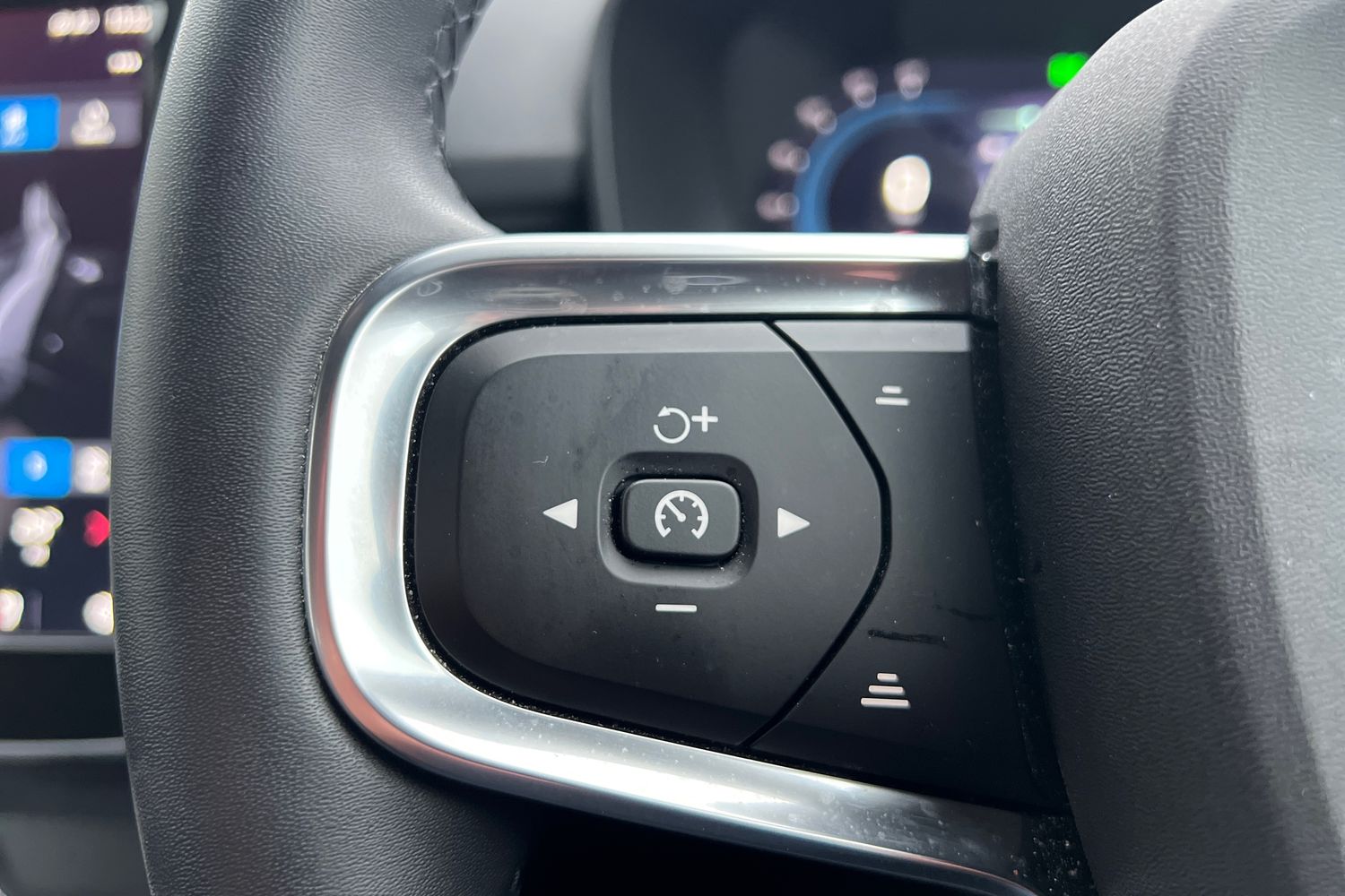 Used Volvo XC40 2022 for sale - 77353731: Photo 11