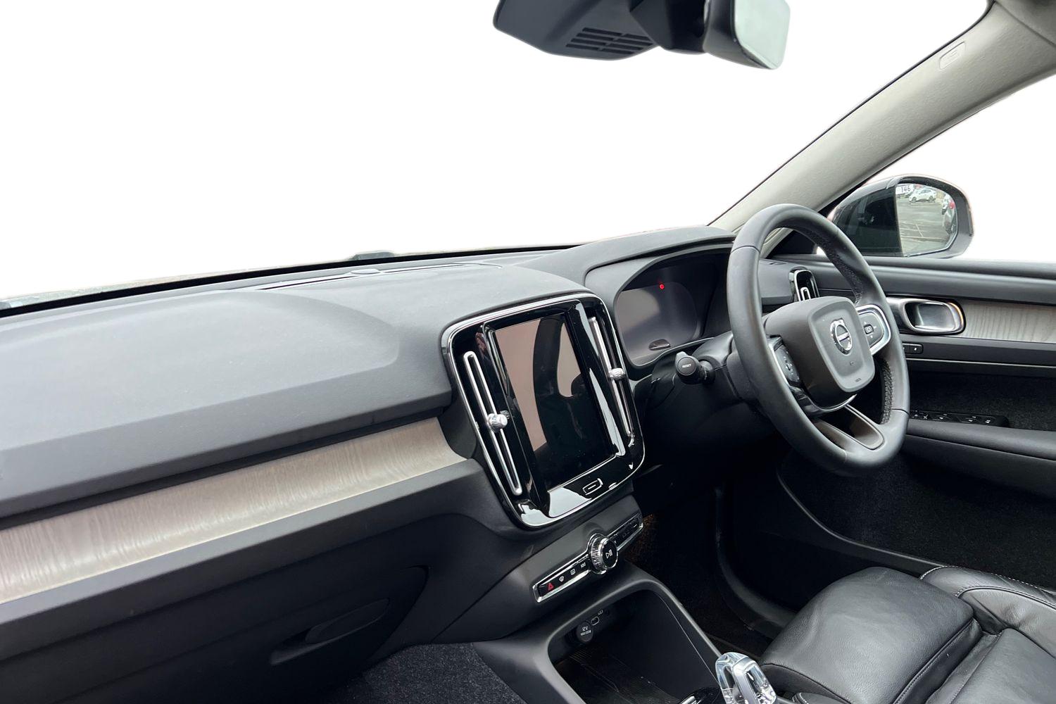 Used Volvo XC40 2022 for sale - 77353731: Photo 2