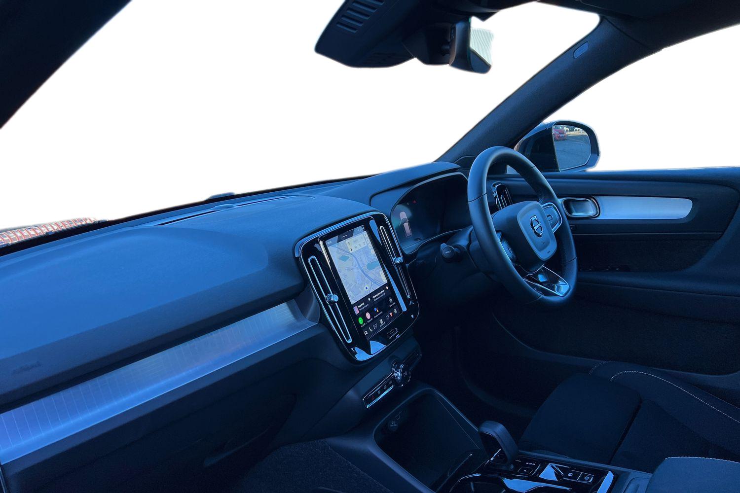 Used Volvo XC40 2025 for sale - 76614819: Photo 2