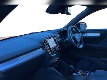 Used Volvo XC40 2025 for sale - 76614819: Photo