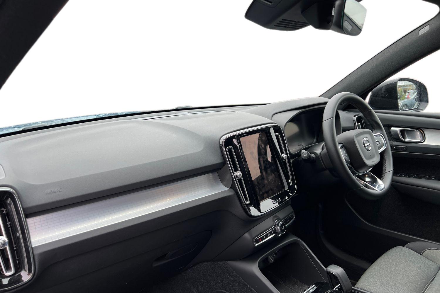 Used Volvo XC40 2022 for sale - 77476504: Photo 2