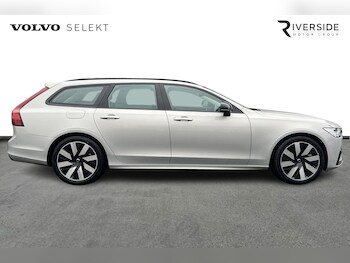 Used Volvo V90 2025 for sale - 77225082: Photo