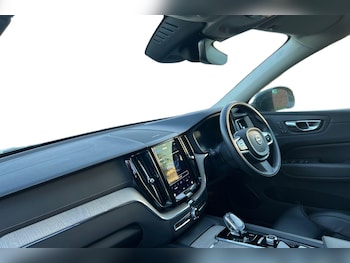 Used Volvo XC60 2022 for sale - 76580264: Photo