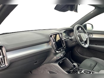 Used Volvo XC40 2025 for sale - 78643660: Photo