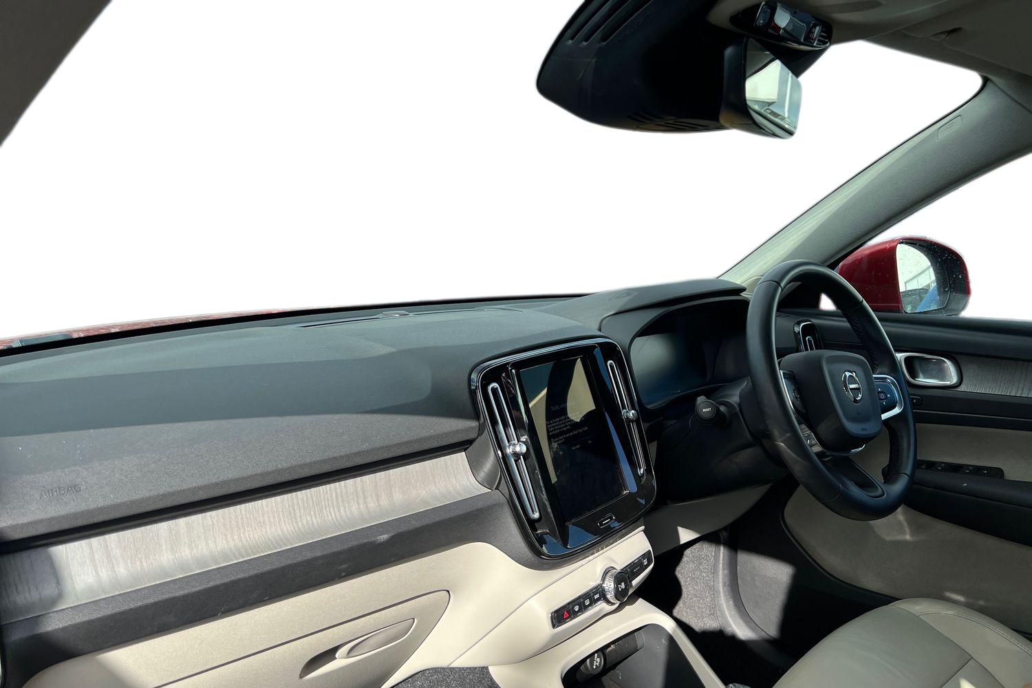 Used Volvo XC40 2021 for sale - 75641146: Photo 2