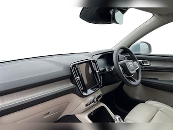 Used Volvo XC40 2021 for sale - 76933126: Photo