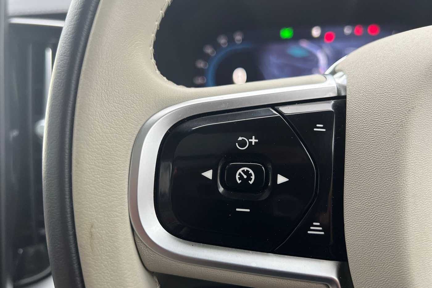 Used Volvo XC90 2025 for sale - 76796392: Photo 11