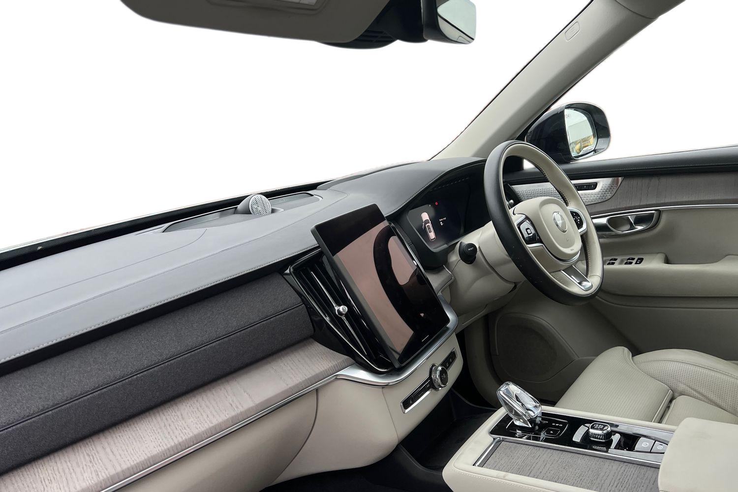 Used Volvo XC90 2025 for sale - 76796392: Photo 2