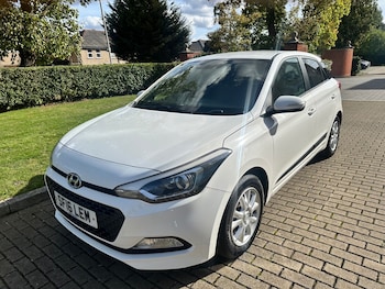 Used Hyundai i20 2016 for sale - 75976196: Photo