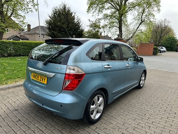 Used Honda FR-V 2005 for sale - 78300800: Photo