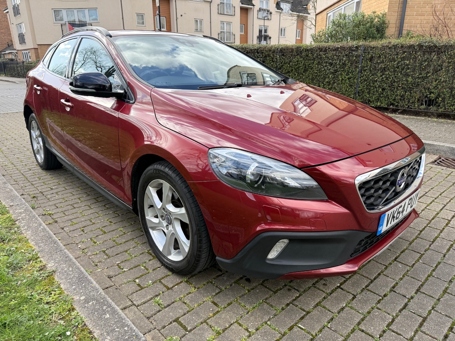 Used Volvo V40 2015 for sale - 77893566: Photo 2