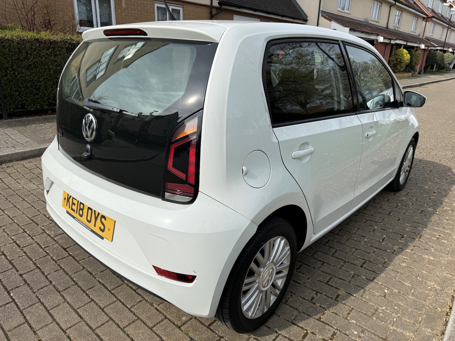Used Volkswagen up! 2018 for sale - 78015016: Photo 3
