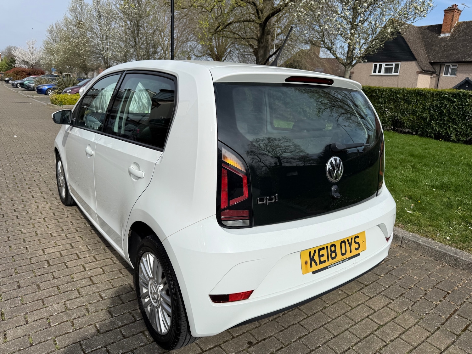 Used Volkswagen up! 2018 for sale - 78015016: Photo 4