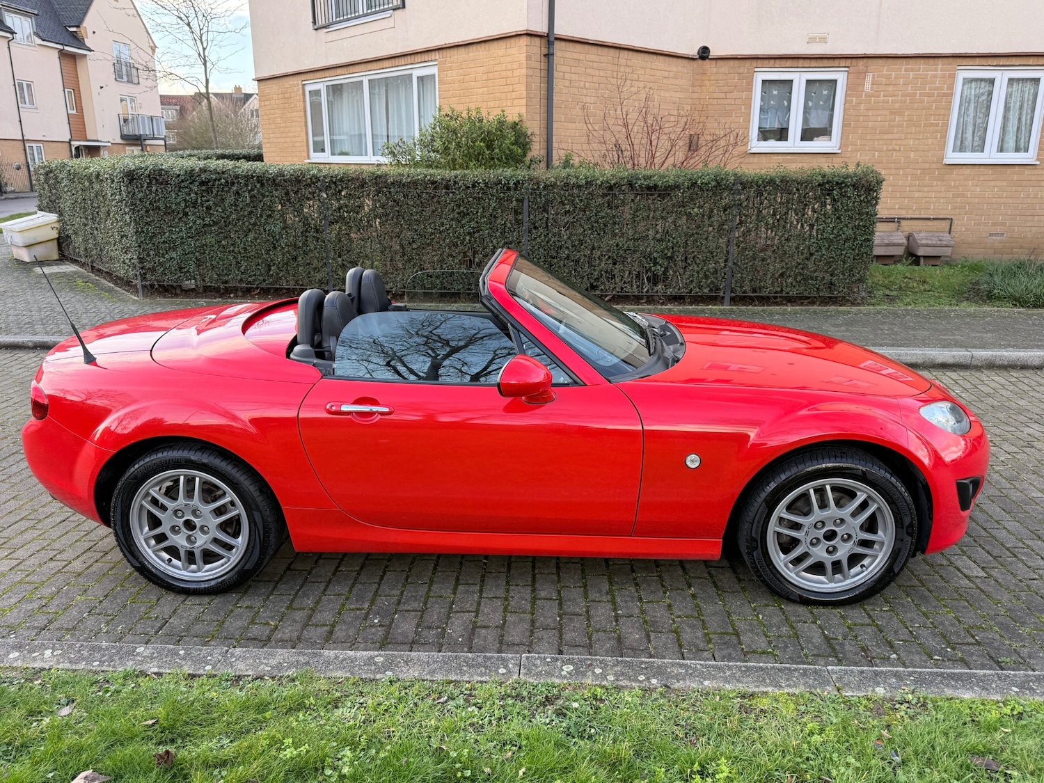 Used Mazda MX-5 2010 for sale - 77236974: Photo 2