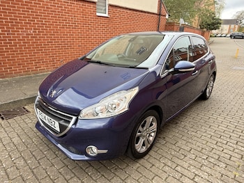Used Peugeot 208 2014 for sale - 78139372: Photo