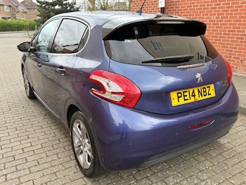 Used Peugeot 208 2014 for sale - 78139372: Photo