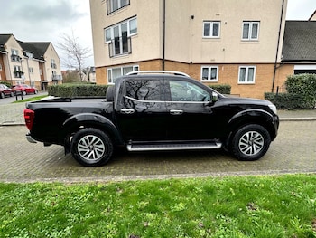Used Nissan Navara 2017 for sale - 76961183: Photo